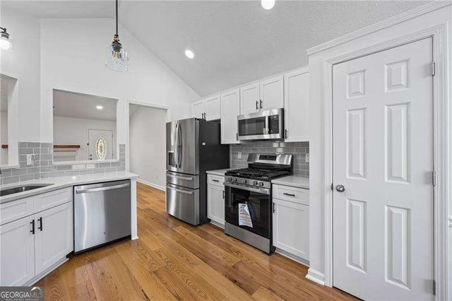 367 Ayelsbury Court, Sugar Hill, GA 30518