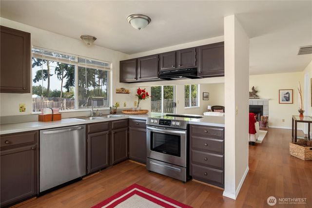 1620 NW Outrigger Loop, Oak Harbor, WA 98277