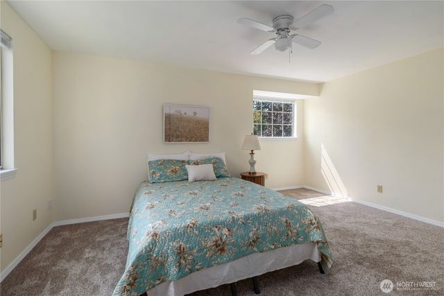 1620 NW Outrigger Loop, Oak Harbor, WA 98277