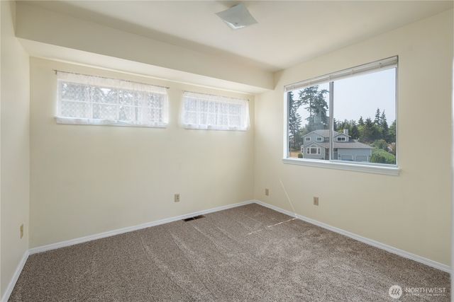 1620 NW Outrigger Loop, Oak Harbor, WA 98277