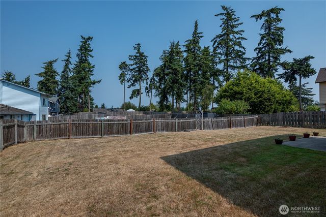 1620 NW Outrigger Loop, Oak Harbor, WA 98277