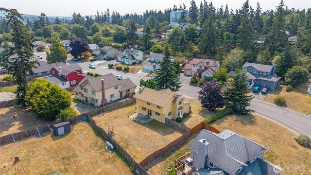 1620 NW Outrigger Loop, Oak Harbor, WA 98277