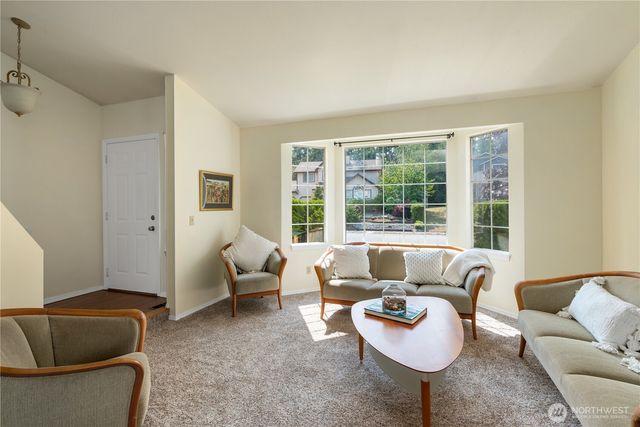 1620 NW Outrigger Loop, Oak Harbor, WA 98277