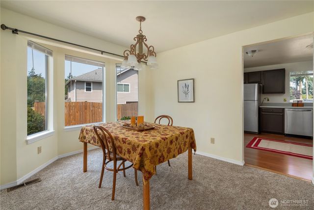 1620 NW Outrigger Loop, Oak Harbor, WA 98277