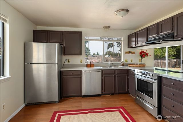 1620 NW Outrigger Loop, Oak Harbor, WA 98277