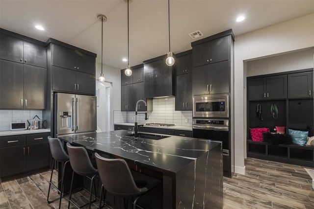 9309 NW 83rd Street, Yukon, OK 73099