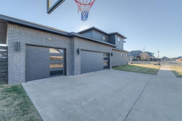 9309 NW 83rd Street, Yukon, OK 73099