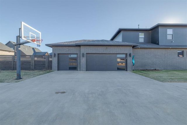 9309 NW 83rd Street, Yukon, OK 73099