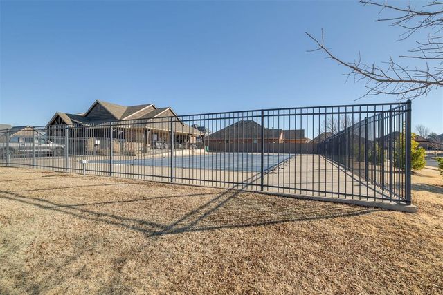 9309 NW 83rd Street, Yukon, OK 73099