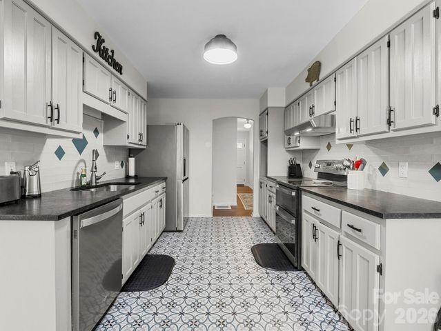 423 Mountain View Drive, Columbus, NC 28722