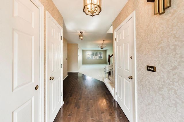 1204 Garfield Avenue, Libertyville, IL 60048
