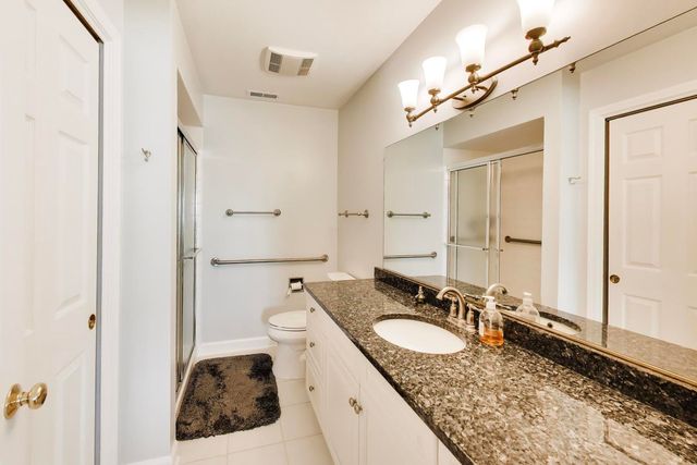 1204 Garfield Avenue, Libertyville, IL 60048