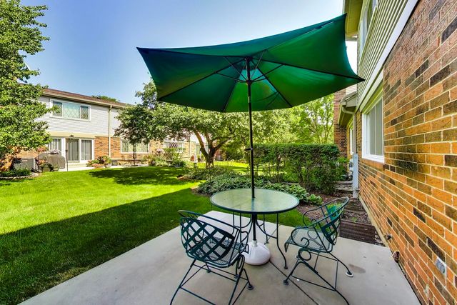 1204 Garfield Avenue, Libertyville, IL 60048