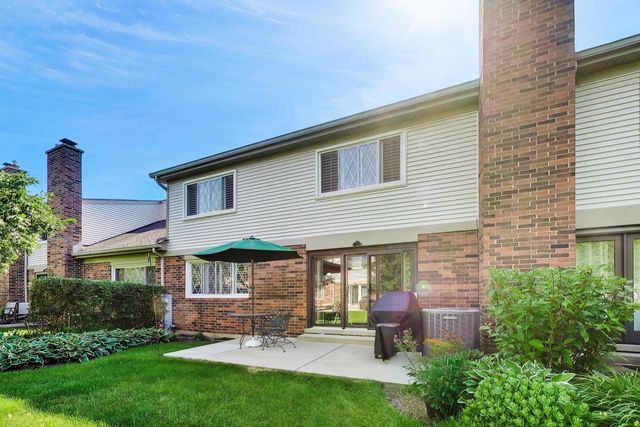 1204 Garfield Avenue, Libertyville, IL 60048