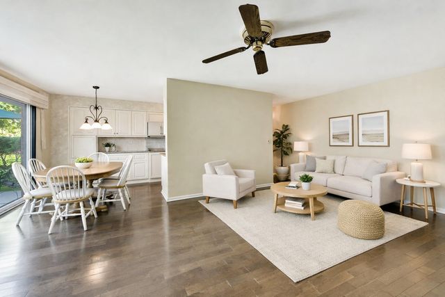 1204 Garfield Avenue, Libertyville, IL 60048