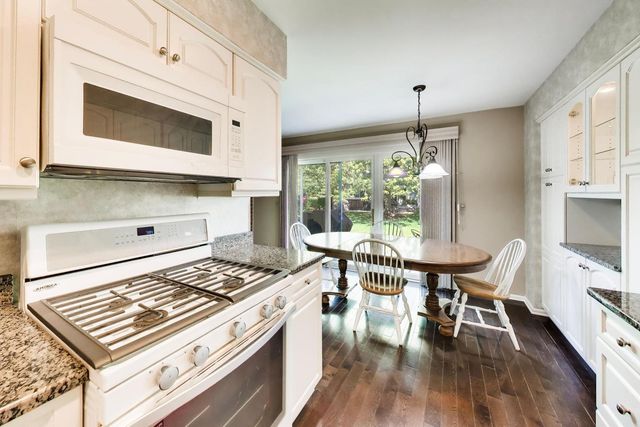 1204 Garfield Avenue, Libertyville, IL 60048