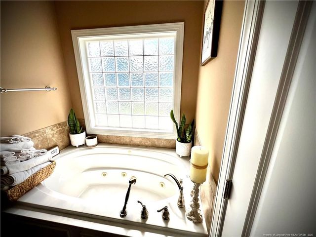 5204 Pin Oak Drive, Lumberton, NC 28358
