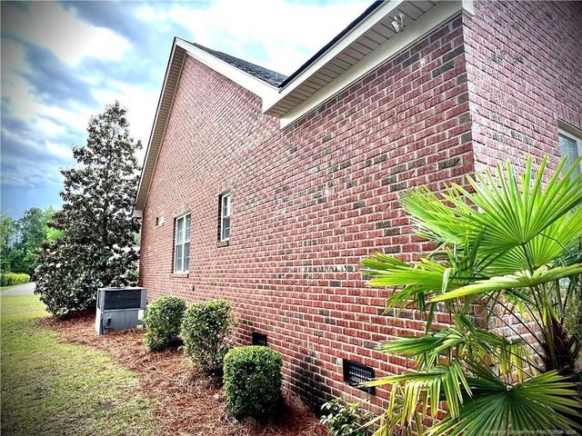 5204 Pin Oak Drive, Lumberton, NC 28358