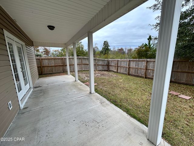 810 E 24th Street, Lynn Haven, FL 32444