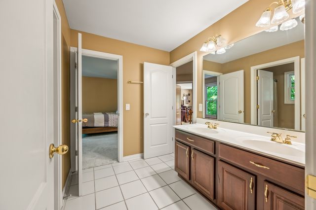 1104 W Greencastle Road, Mooresville, IN 46158