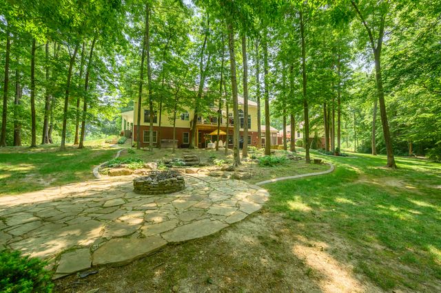 1104 W Greencastle Road, Mooresville, IN 46158