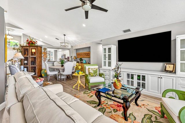 7033 Galleon Cove, Riviera Beach, FL 33418