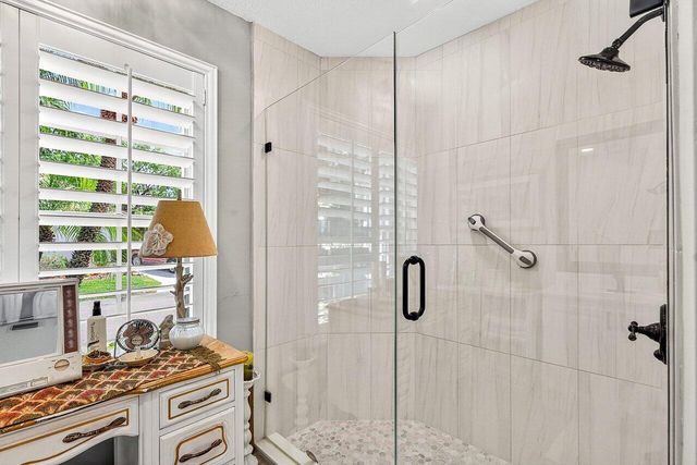 7033 Galleon Cove, Riviera Beach, FL 33418