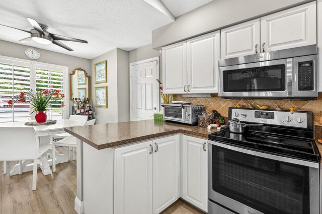 7033 Galleon Cove, Riviera Beach, FL 33418