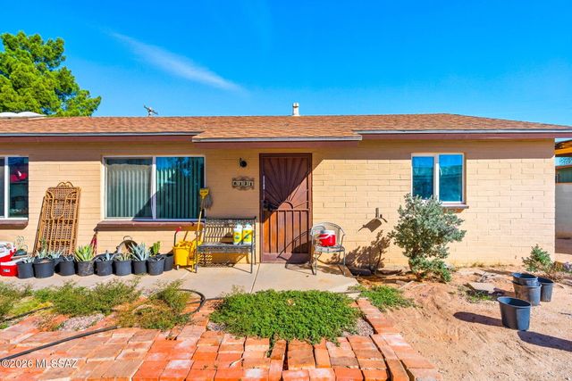 6131 E 28th Street, Tucson, AZ 85711