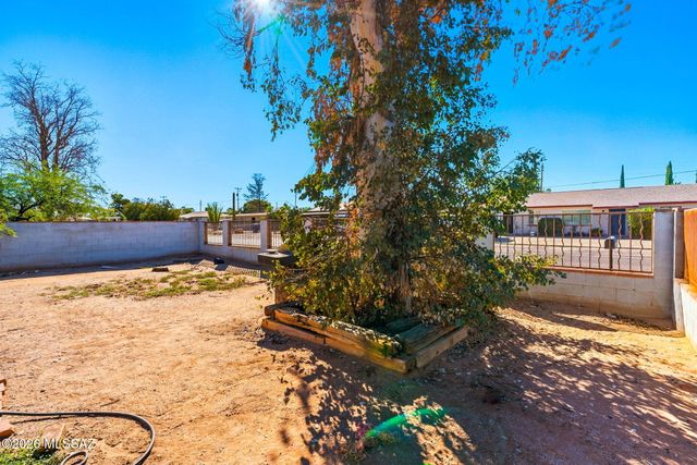 6131 E 28th Street, Tucson, AZ 85711