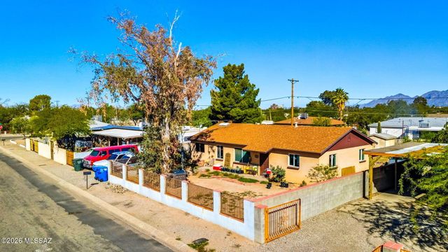 6131 E 28th Street, Tucson, AZ 85711