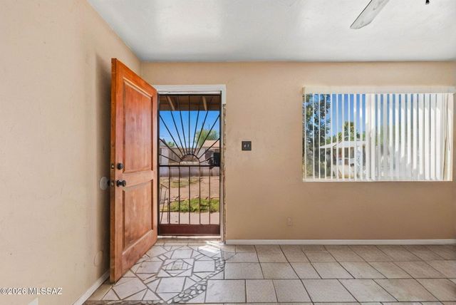 6131 E 28th Street, Tucson, AZ 85711