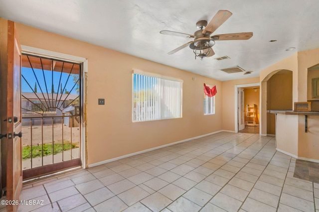 6131 E 28th Street, Tucson, AZ 85711