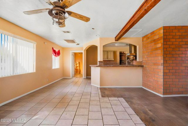 6131 E 28th Street, Tucson, AZ 85711