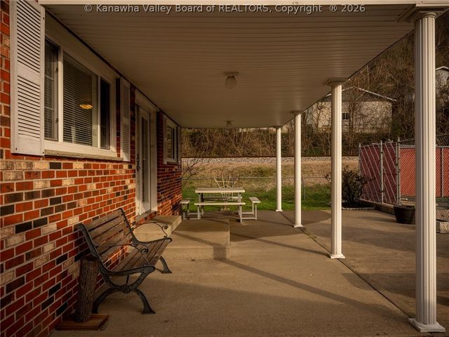 118 Maroney Lane, Shrewsbury, WV 25015