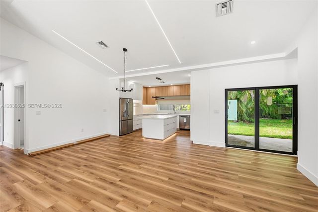 1140 NE 201st Ter, Miami, FL 33179