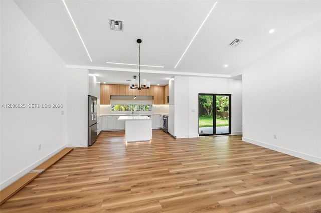 1140 NE 201st Ter, Miami, FL 33179