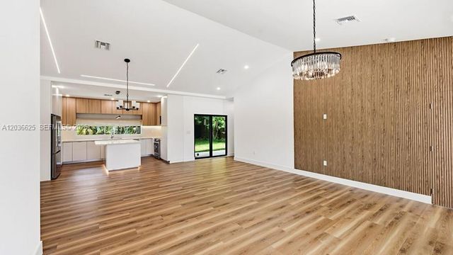 1140 NE 201st Ter, Miami, FL 33179
