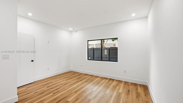 1140 NE 201st Ter, Miami, FL 33179