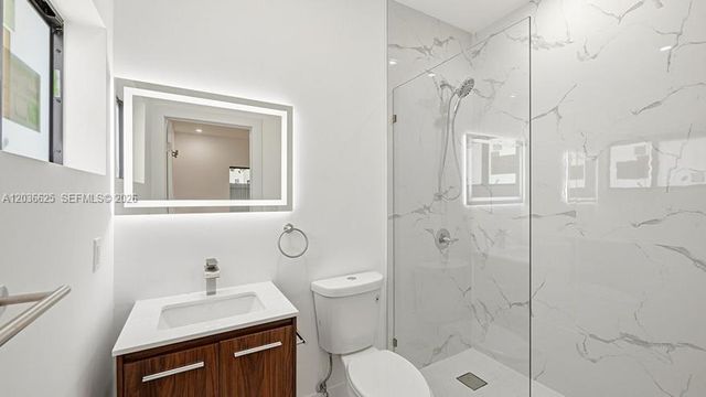 1140 NE 201st Ter, Miami, FL 33179