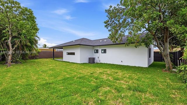 1140 NE 201st Ter, Miami, FL 33179