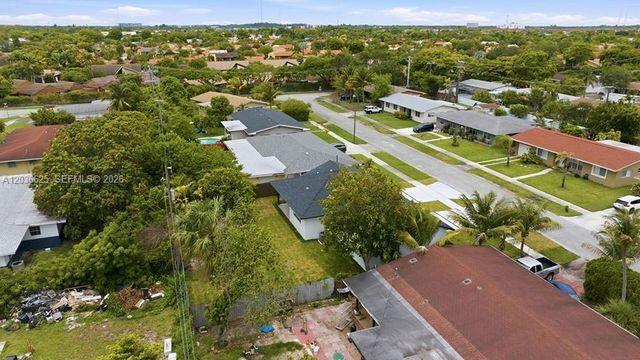 1140 NE 201st Ter, Miami, FL 33179