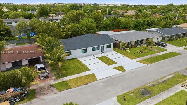 1140 NE 201st Ter, Miami, FL 33179