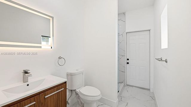 1140 NE 201st Ter, Miami, FL 33179
