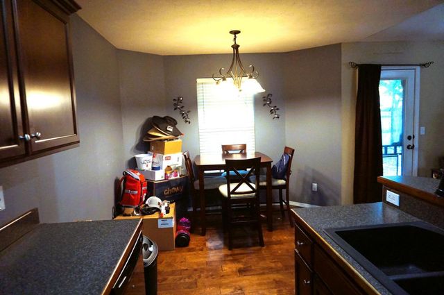 230 E Lapis Avenue, Republic, MO 65738