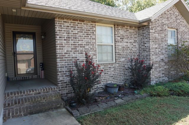 230 E Lapis Avenue, Republic, MO 65738