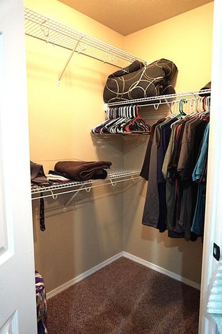 230 E Lapis Avenue, Republic, MO 65738