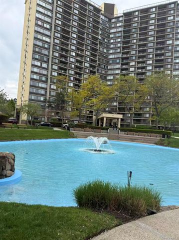 1 Bay Club Drive 11J, Bayside, NY 11360