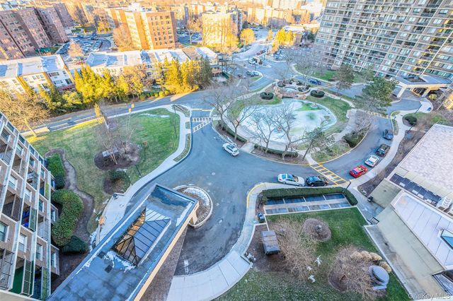 1 Bay Club Drive 11J, Bayside, NY 11360