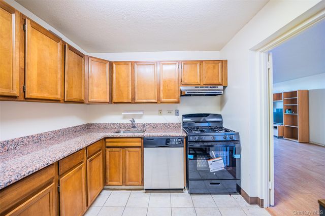 1 Bay Club Drive 11J, Bayside, NY 11360